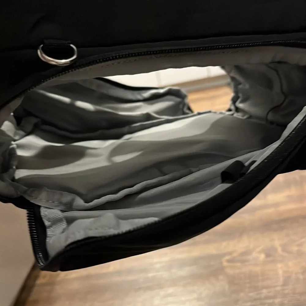 Skip hop pump bag